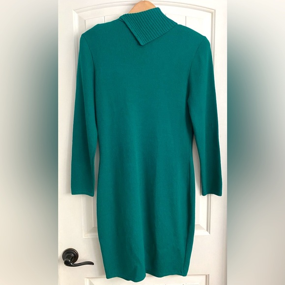 ST. JOHN Separates Green Signature Knits Long Sleeve Sweater Dress Size Medium - Picture 3 of 10
